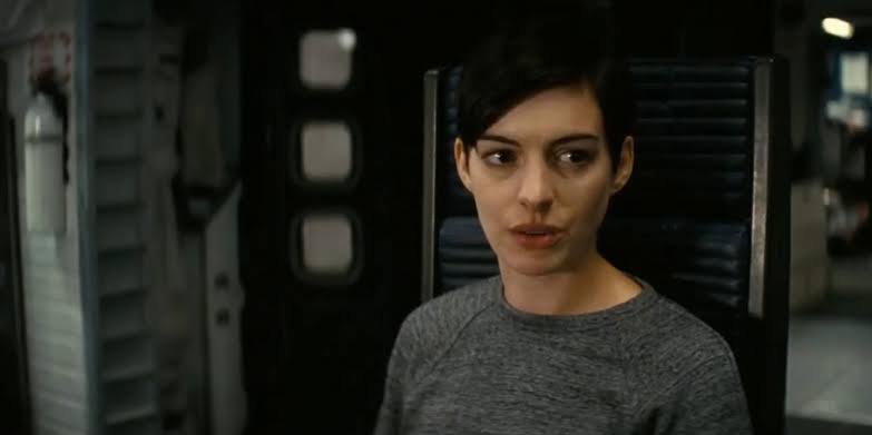 Amelia Brand (Anne Hathaway)