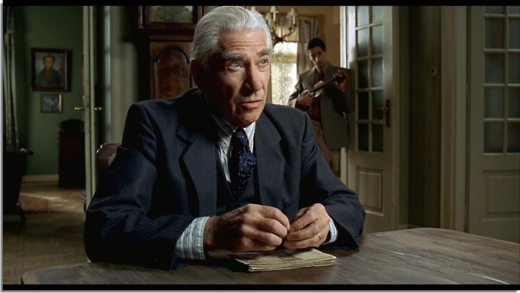 Papa Szpilman (Frank Finlay)