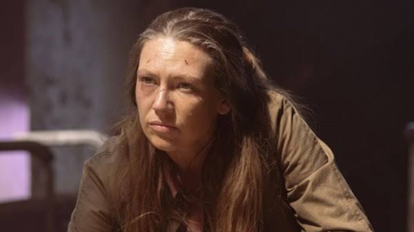 Tess (Anna Torv)
